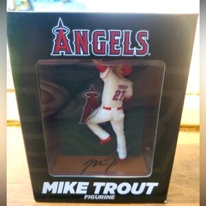 RARE 2015 Los Angeles Angeles' Mike Trout figurine moves up or down wall.